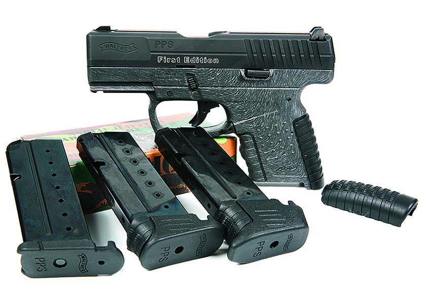 Walther PPS mit Magazinen und Griffstücken