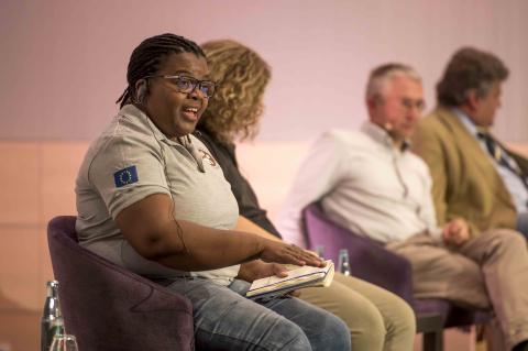 Fordert Respekt für die Naturschutzleistungen ihres Landes und Autonomie anstelle von Neokolinialismus ein: Maxi Pia Louis, Direktorin von NACSO (Zusammenschluss der ländlichen Kommunen in Namibia) Foto: Wolfgang Helm